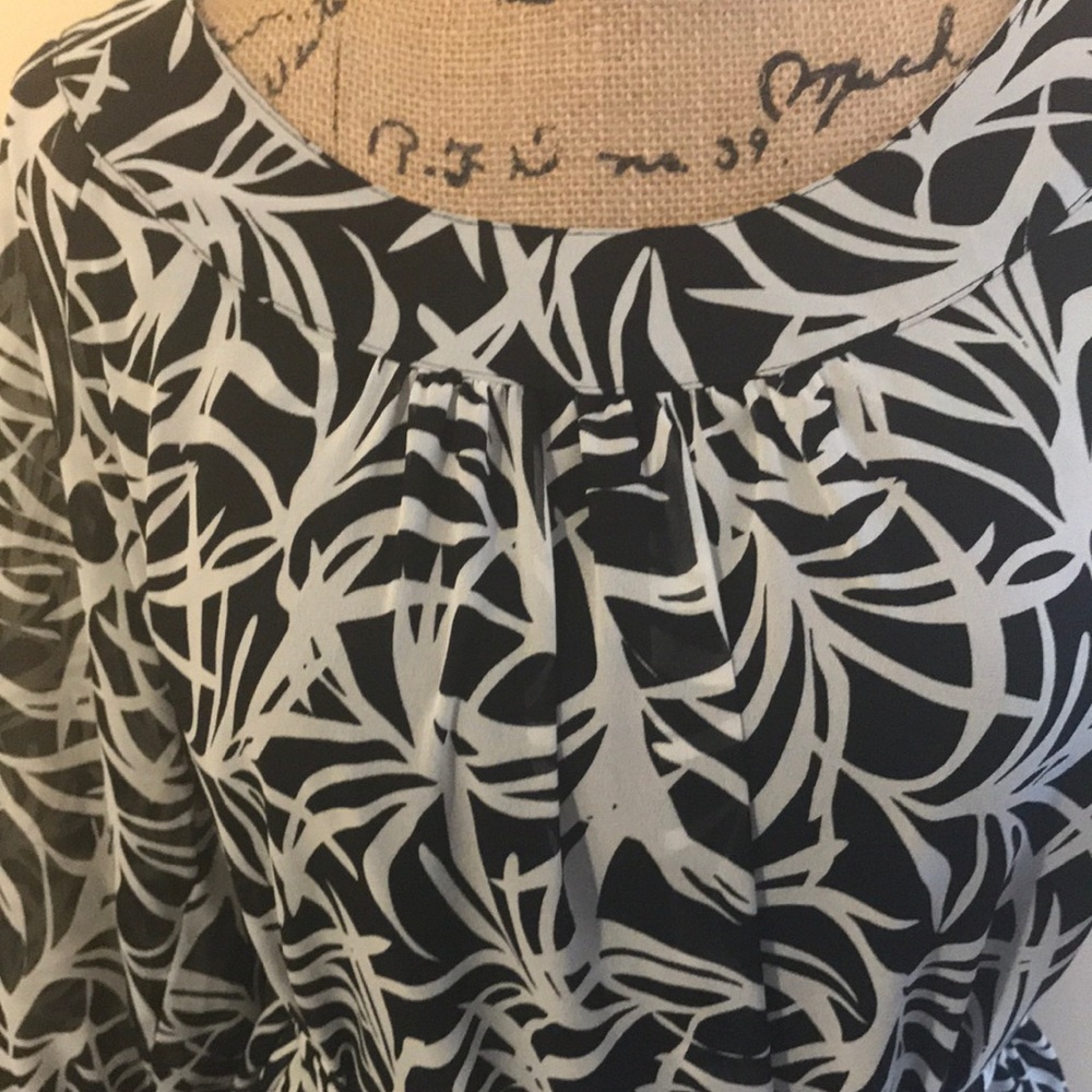 Light wear blouse - Picture 3 of 6